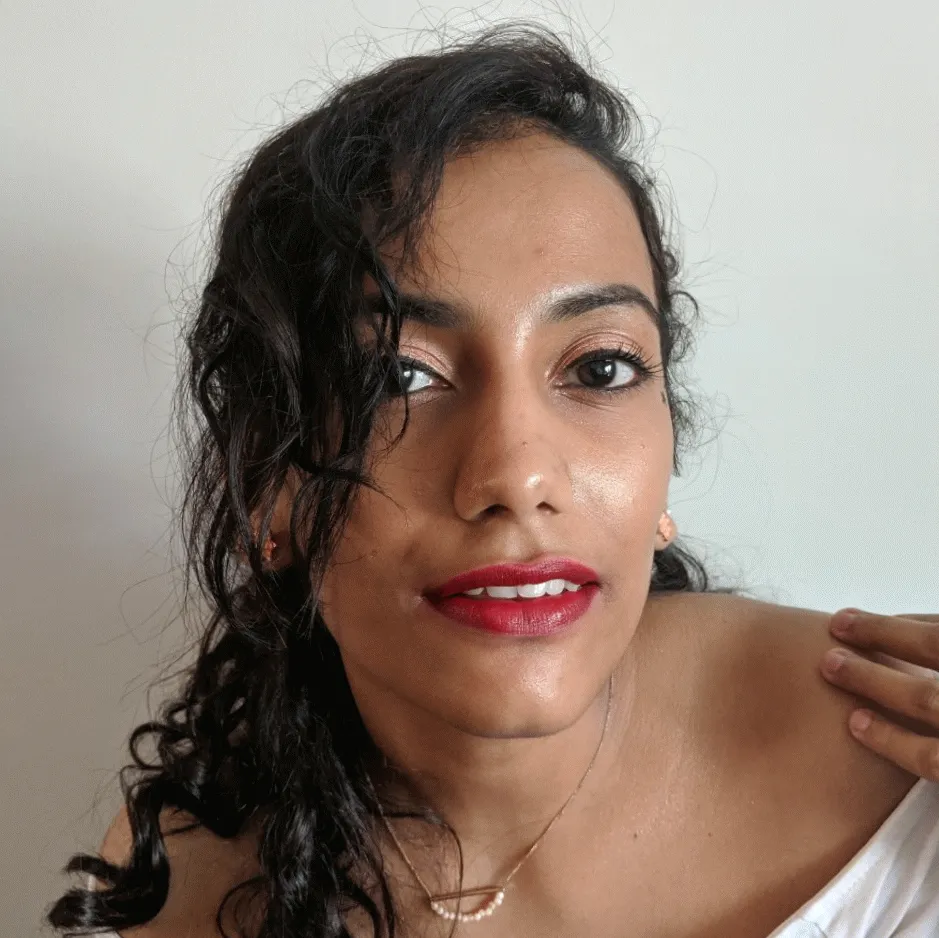 Satin Matte Lipstick Red Model 02