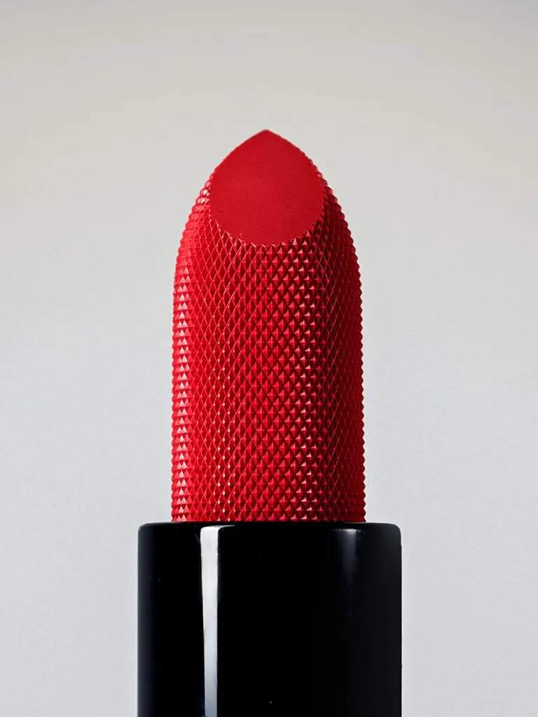 Studiowest Lure Shine 02 Rouge Red Lipstick - 4 g