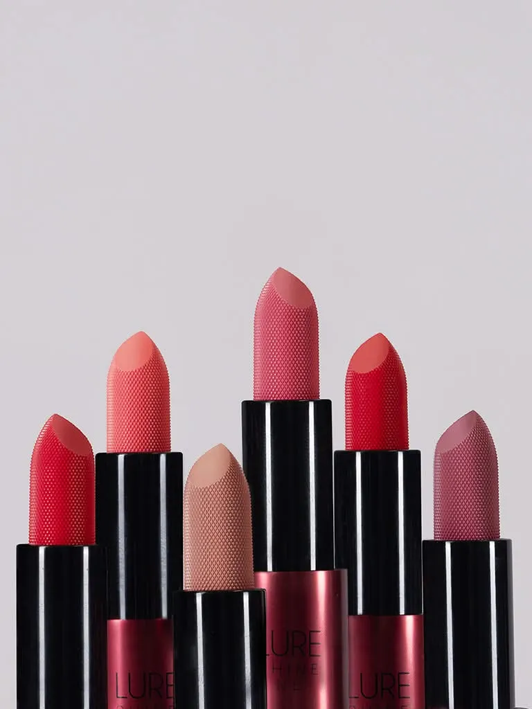 Studiowest Lure Shine 02 Rouge Red Lipstick - 4 g